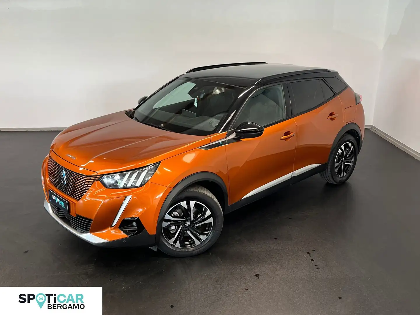 Peugeot 2008 motore elettrico 136 CV GT Arancione - 2