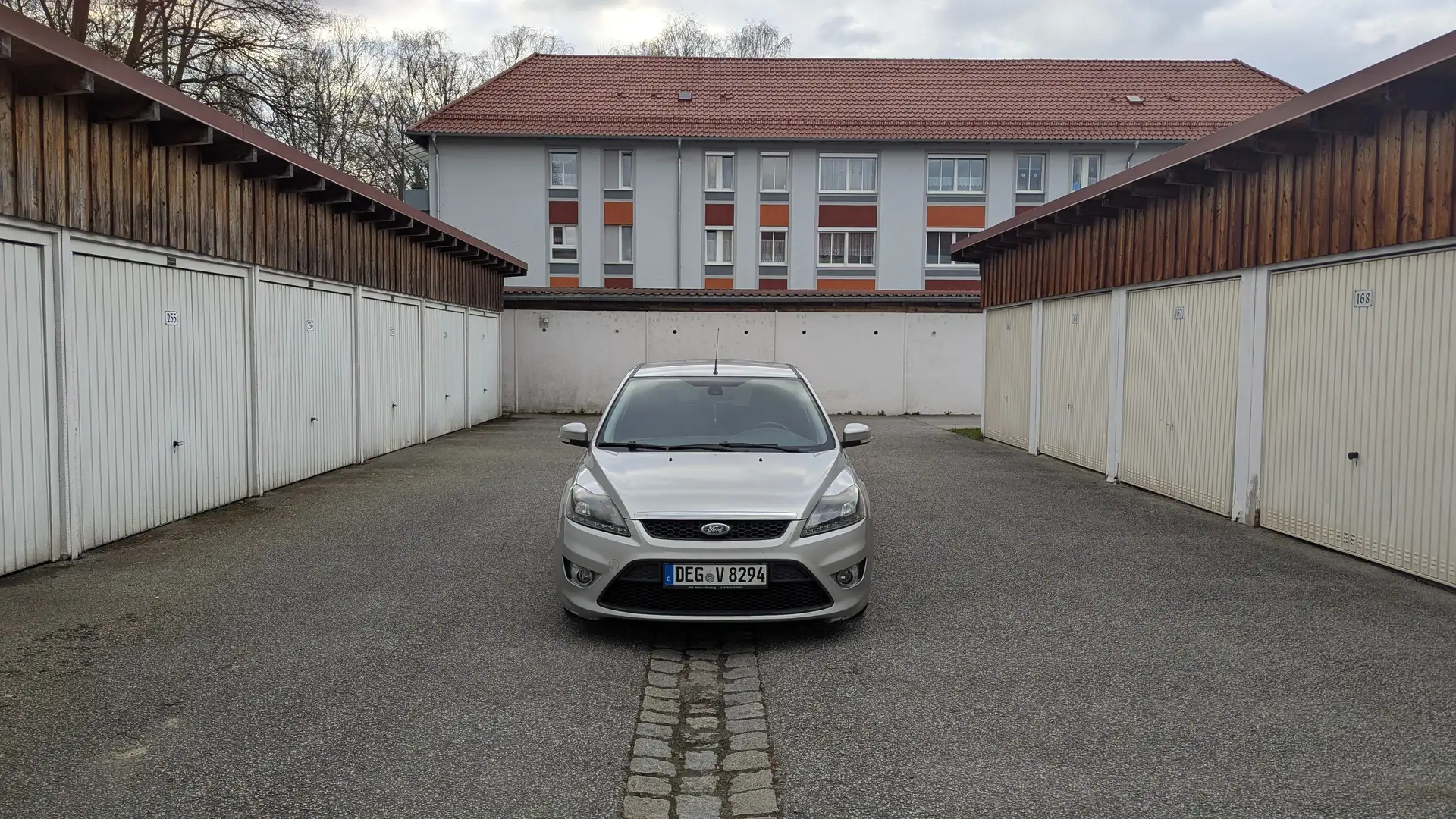 Ford Focus Focus Turnier 1.6 Grau - 1