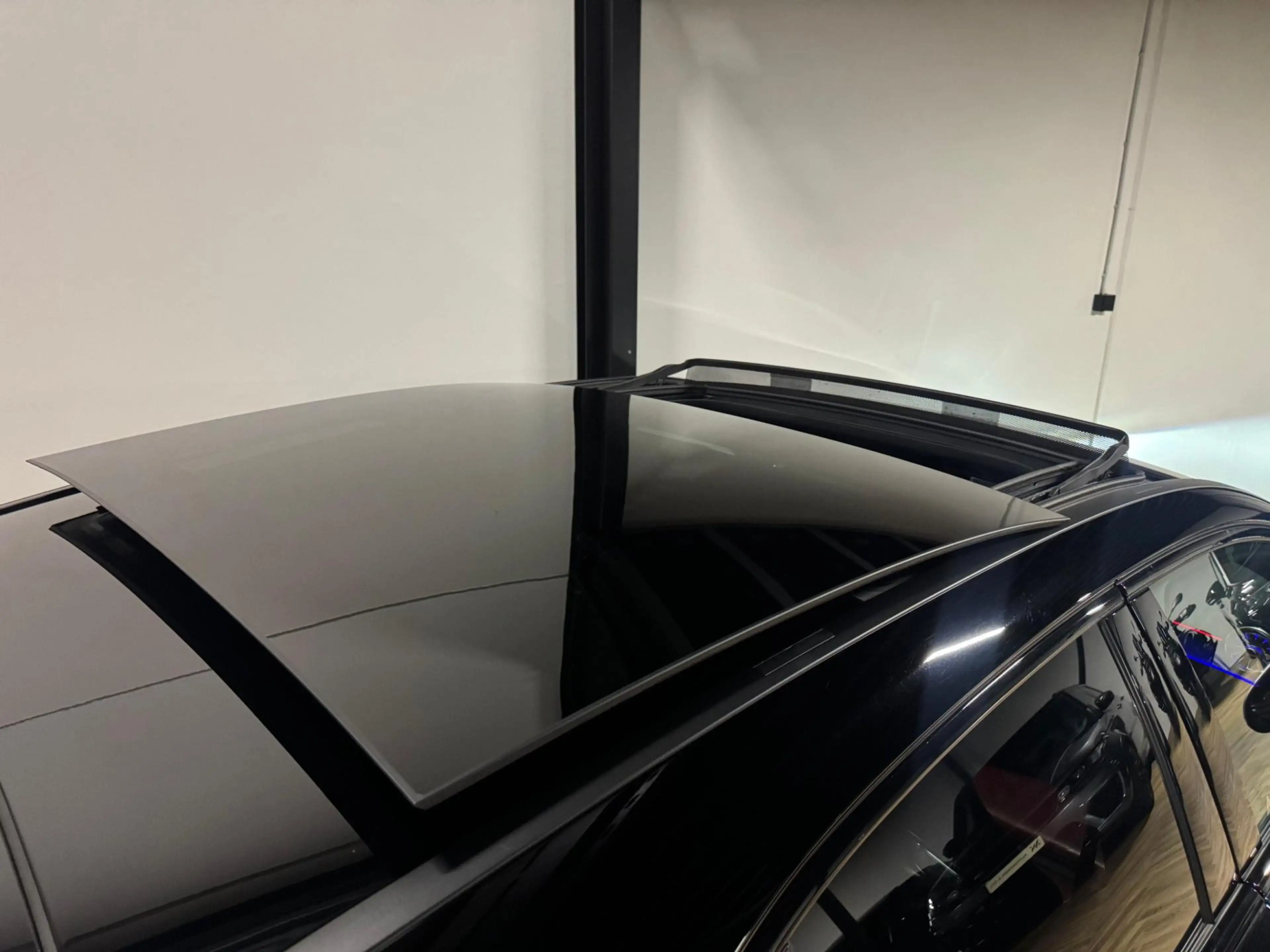 Mercedes-Benz A 35 AMG 4MATIC Edition 1 PANO KEYLESS CAM — photo 14