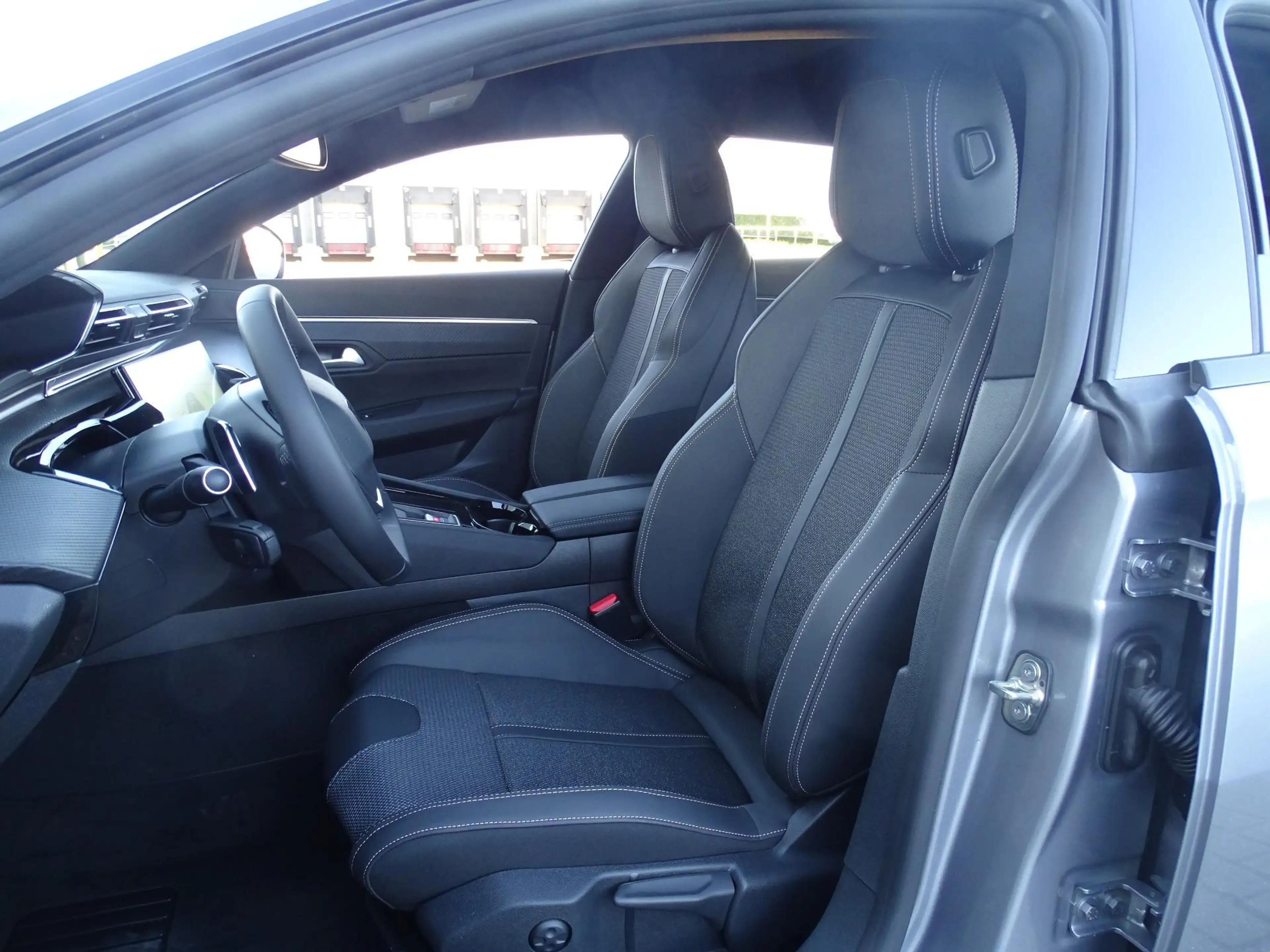 Peugeot 508 SW 1.6 Hybrid 225 e-EAT8 Allure Camera | PDC V+A | — photo 13