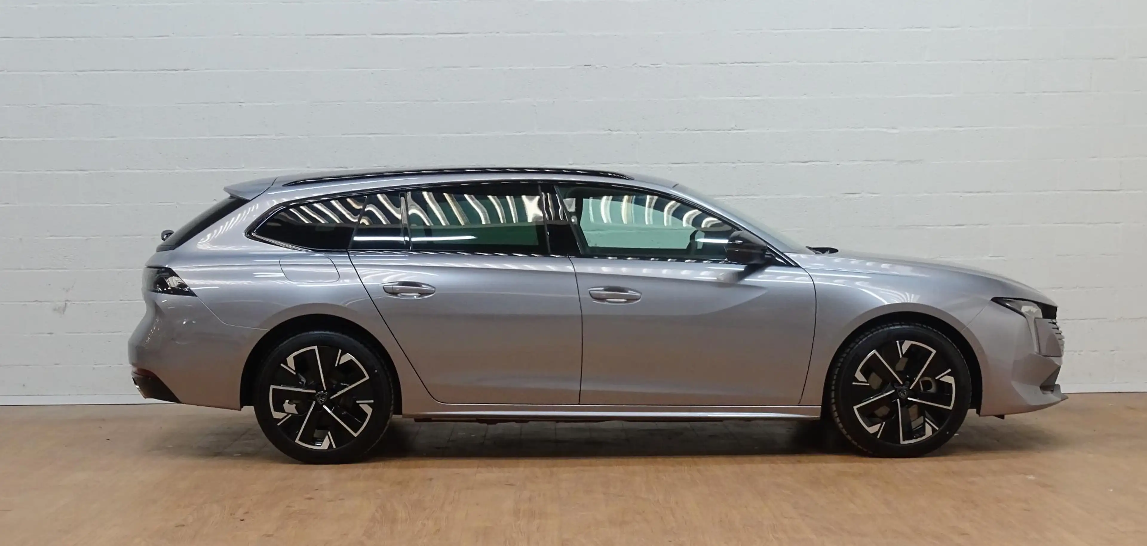 Peugeot 508 SW 1.6 Hybrid 225 e-EAT8 Allure Camera | PDC V+A | — photo 10