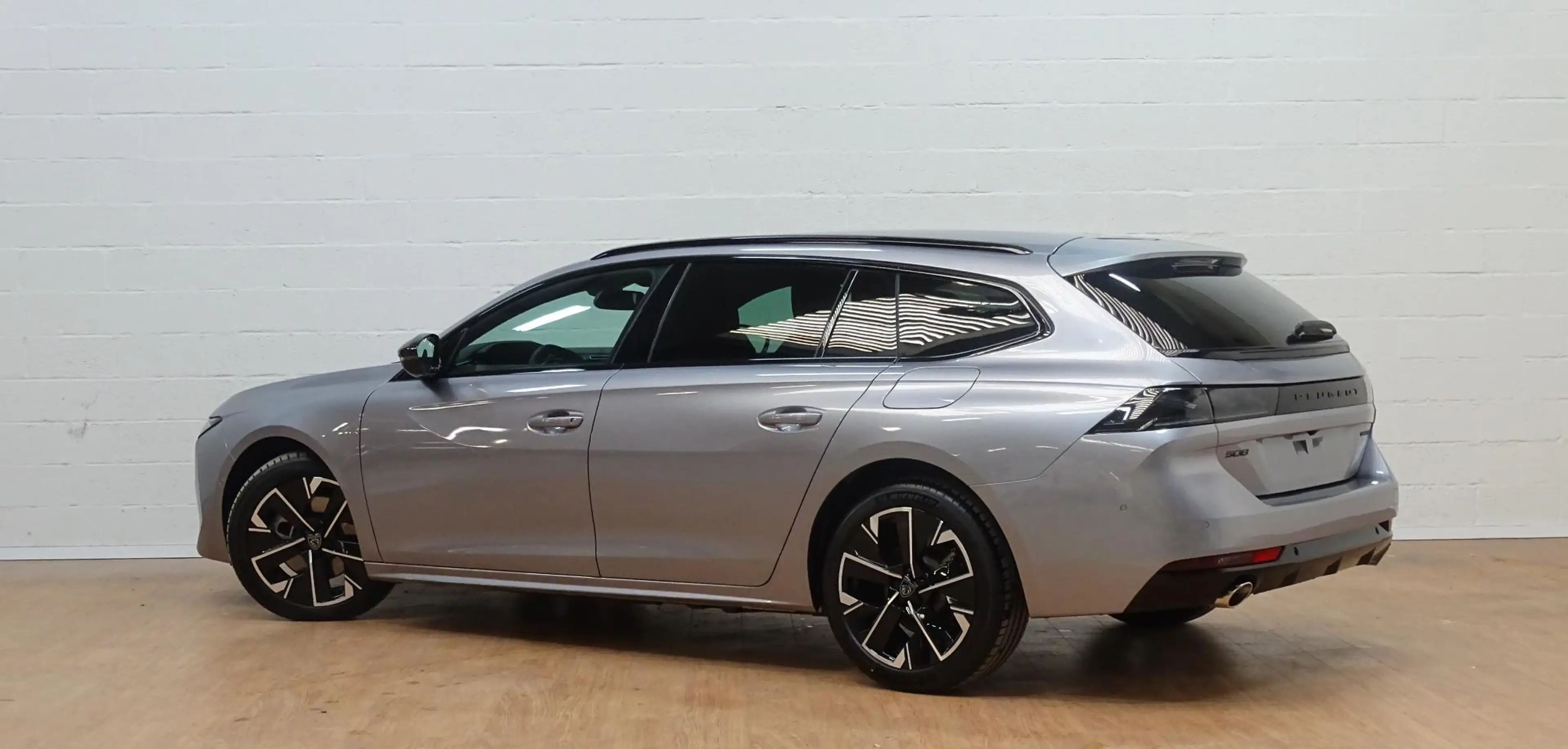 Peugeot 508 SW 1.6 Hybrid 225 e-EAT8 Allure Camera | PDC V+A | — photo 3