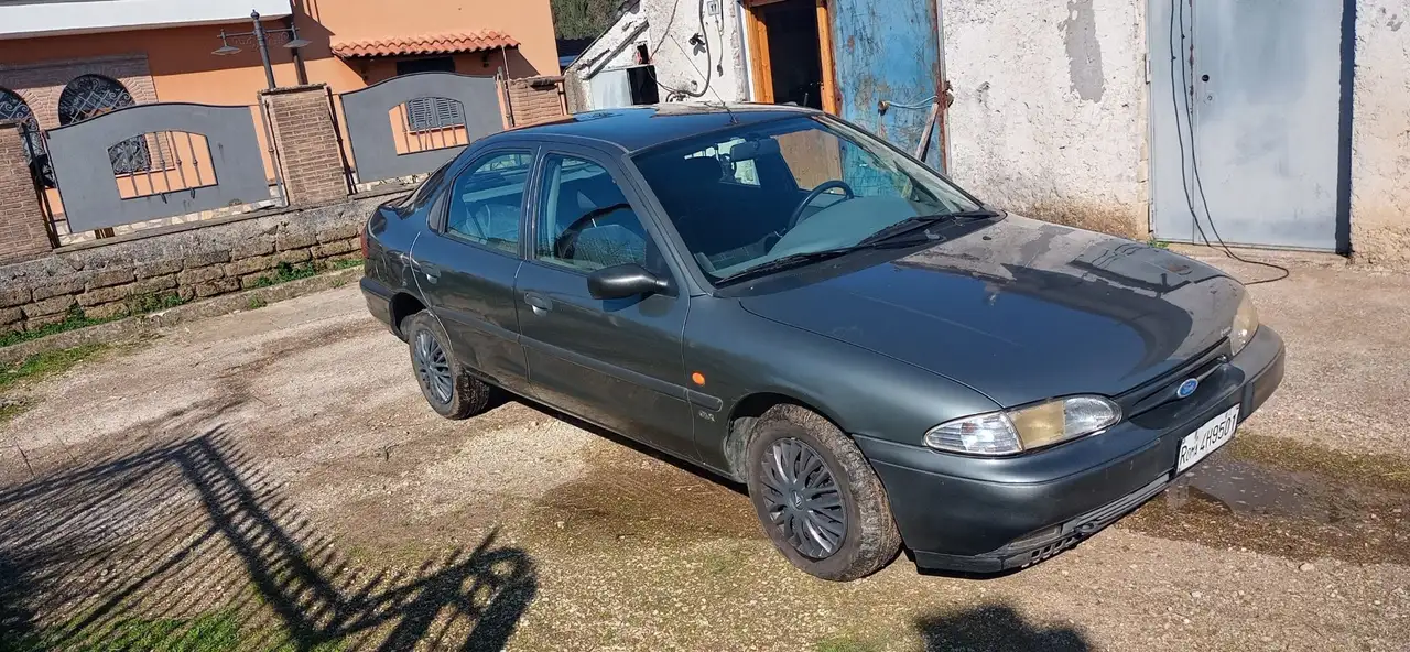 Ford Mondeo 5p 1.8 GLX, foto 3