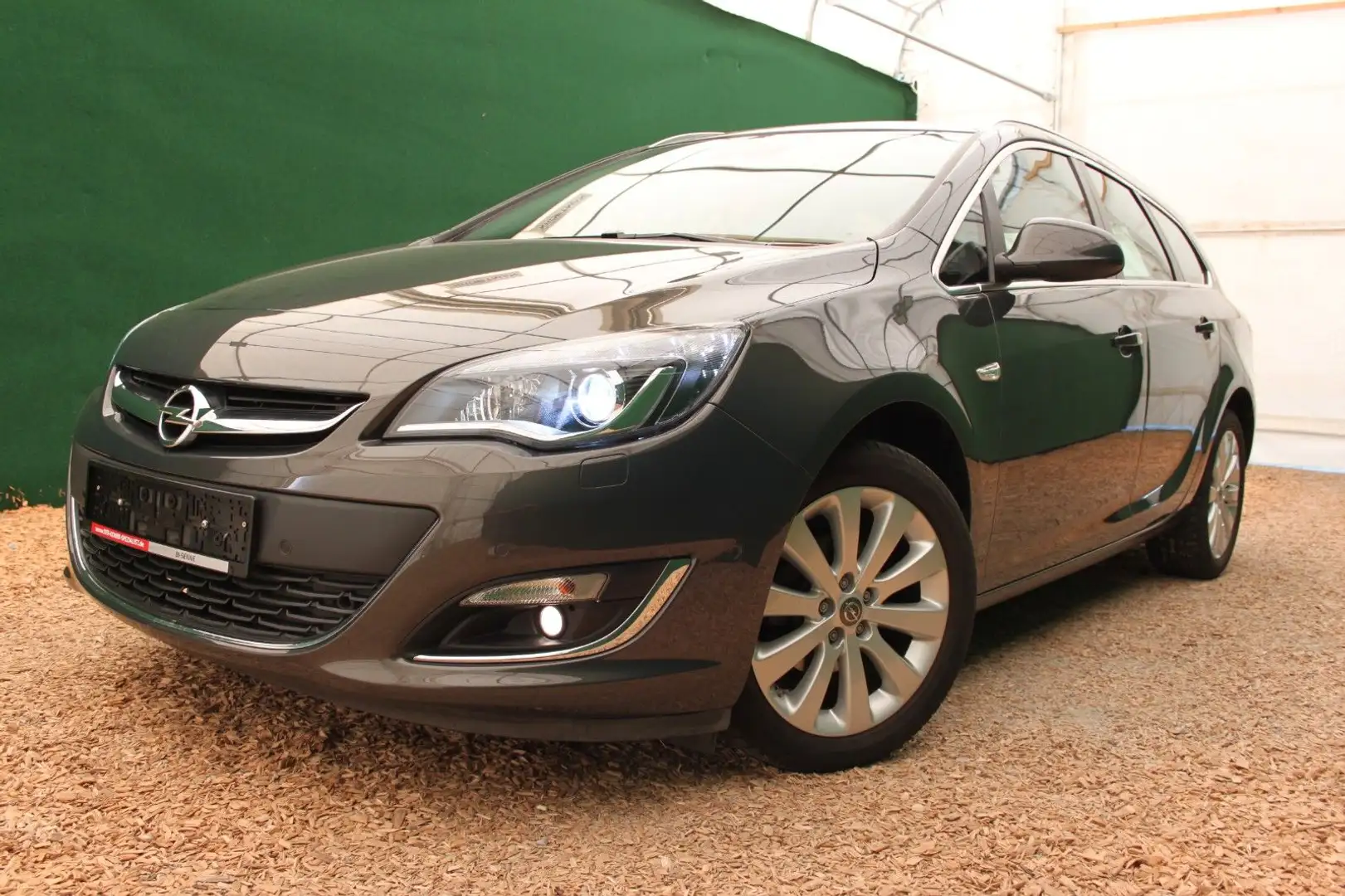 Opel Astra J Kombi 1.4/ Xenon/ Bluetooth/ Navi/ 47tkm Grigio - 2