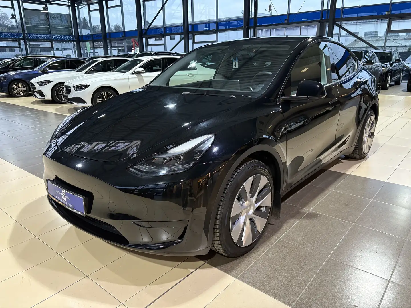 Tesla Model Y Pano Leder ACC Wärmepumpe LED Navi R.Cam Schwarz - 1