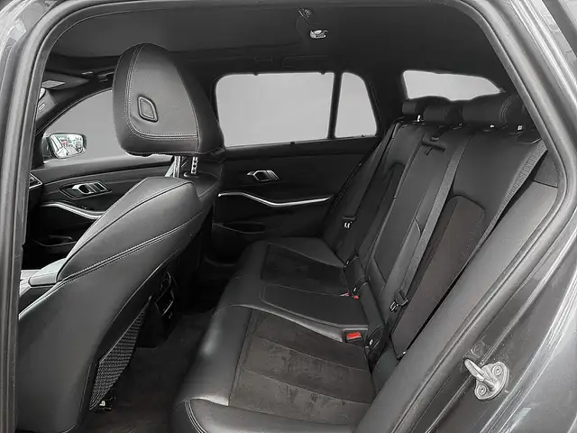 BMW 3 Series view 11