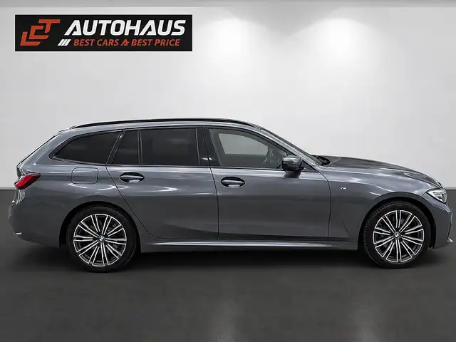 BMW 3 Series view 5