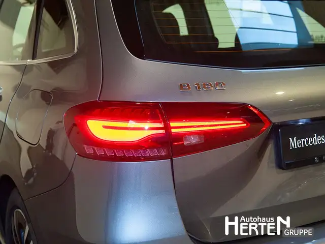Mercedes-Benz B-Class view 14