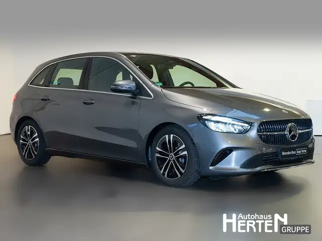 Mercedes-Benz B-Class view 3
