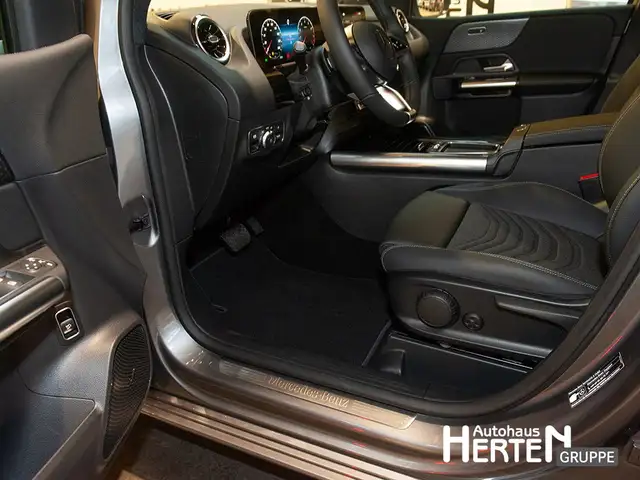 Mercedes-Benz B-Class view 12