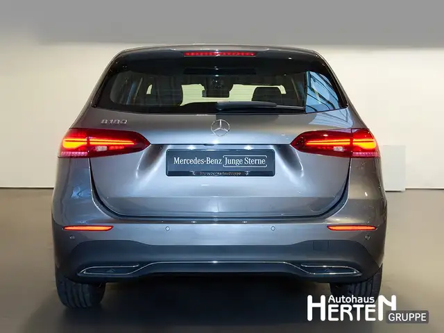 Mercedes-Benz B-Class view 4