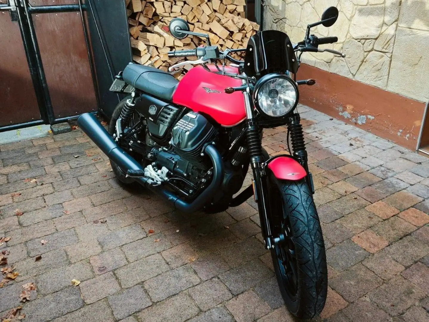 Moto Guzzi V 7 Moto Guzzi V7 III Stone A2 tauglich Roşu - 1