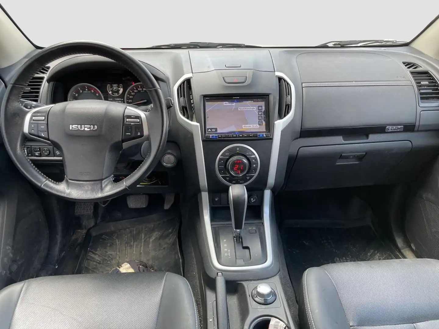 Isuzu D-Max Isuzu D-Max Double Cab 4WD LS Aut. 163 PS Stříbrná - 2
