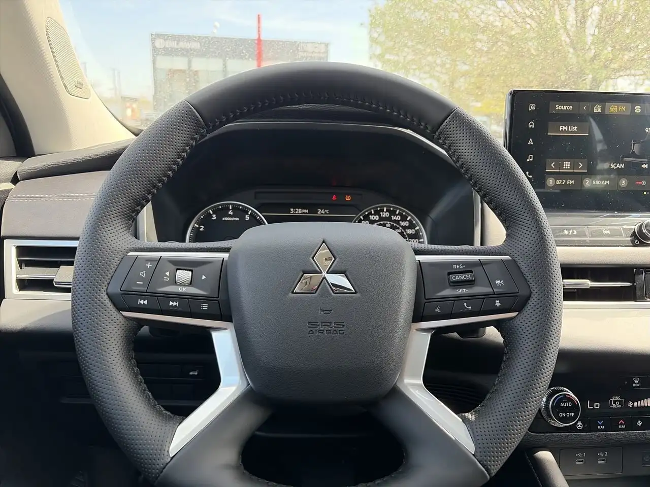 Mitsubishi Outlander снимка Mitsubishi Outlander