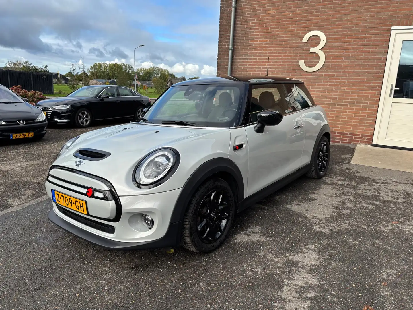 MINI Mini Electric Basic 33 kWh Grijs - 2