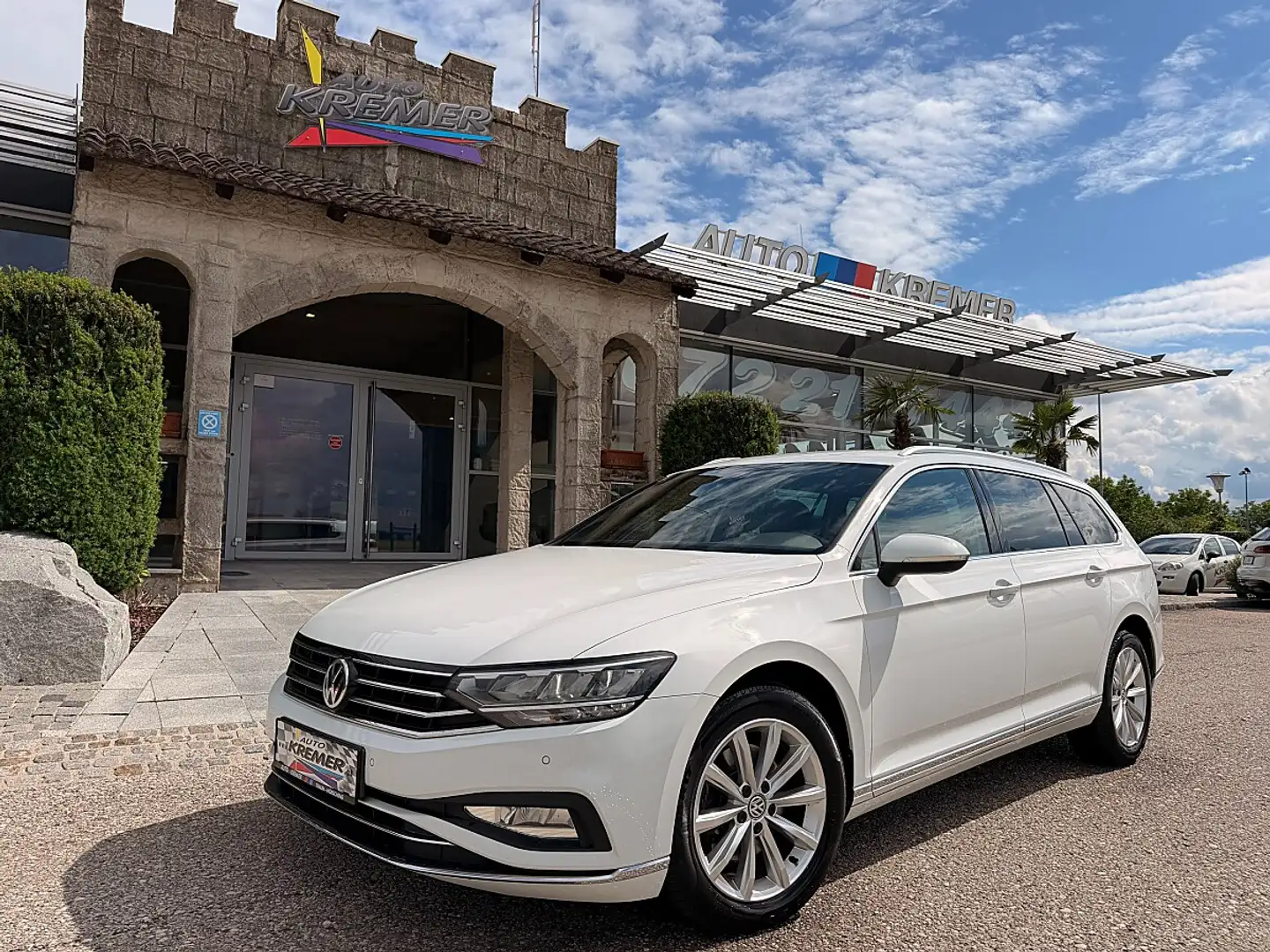 Volkswagen Passat Variant Elegance 2,0 TDI SCR DSG/VIRTUAL-C./ACC/SHA/ALC... Weiß - 1