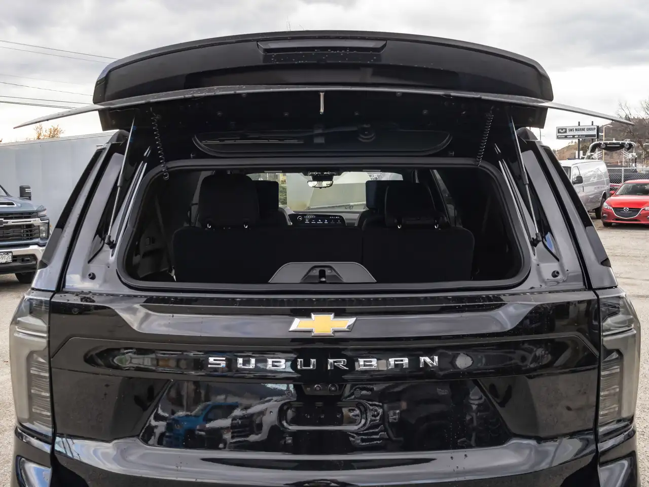 Chevrolet Suburban снимка Chevrolet Suburban