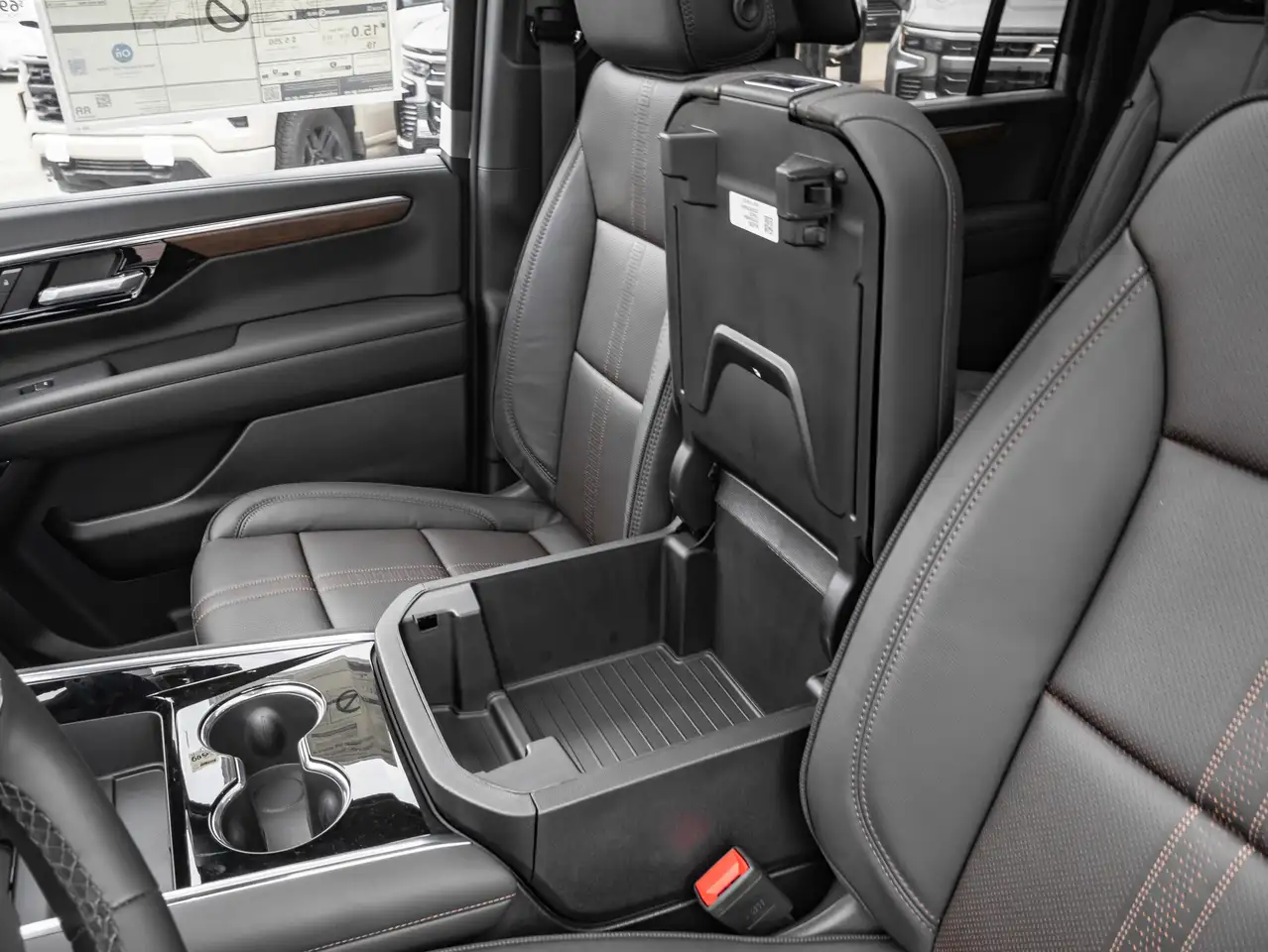 Chevrolet Suburban снимка Chevrolet Suburban