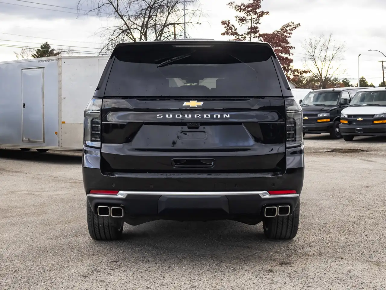 Chevrolet Suburban снимка Chevrolet Suburban