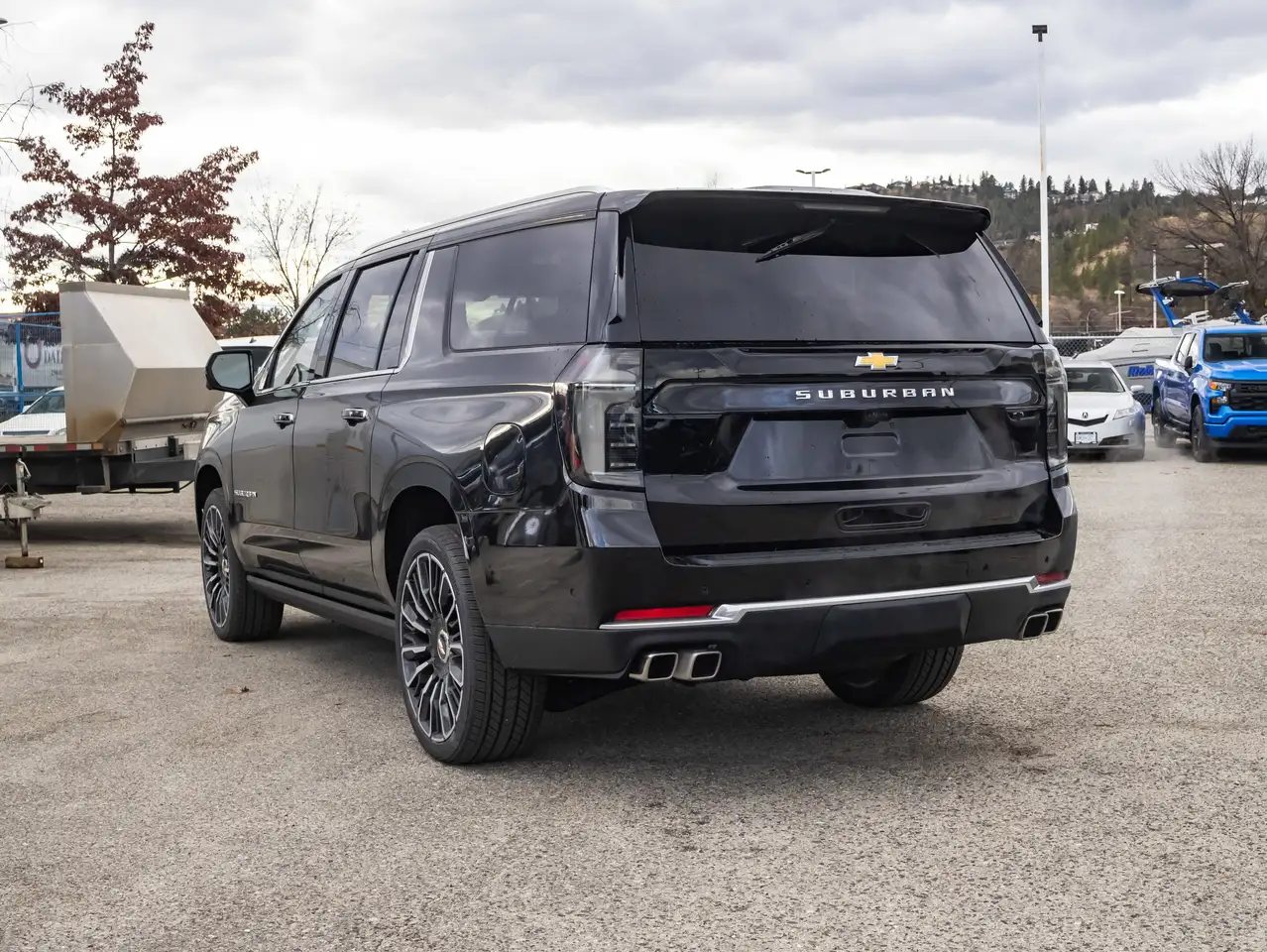 Chevrolet Suburban снимка Chevrolet Suburban