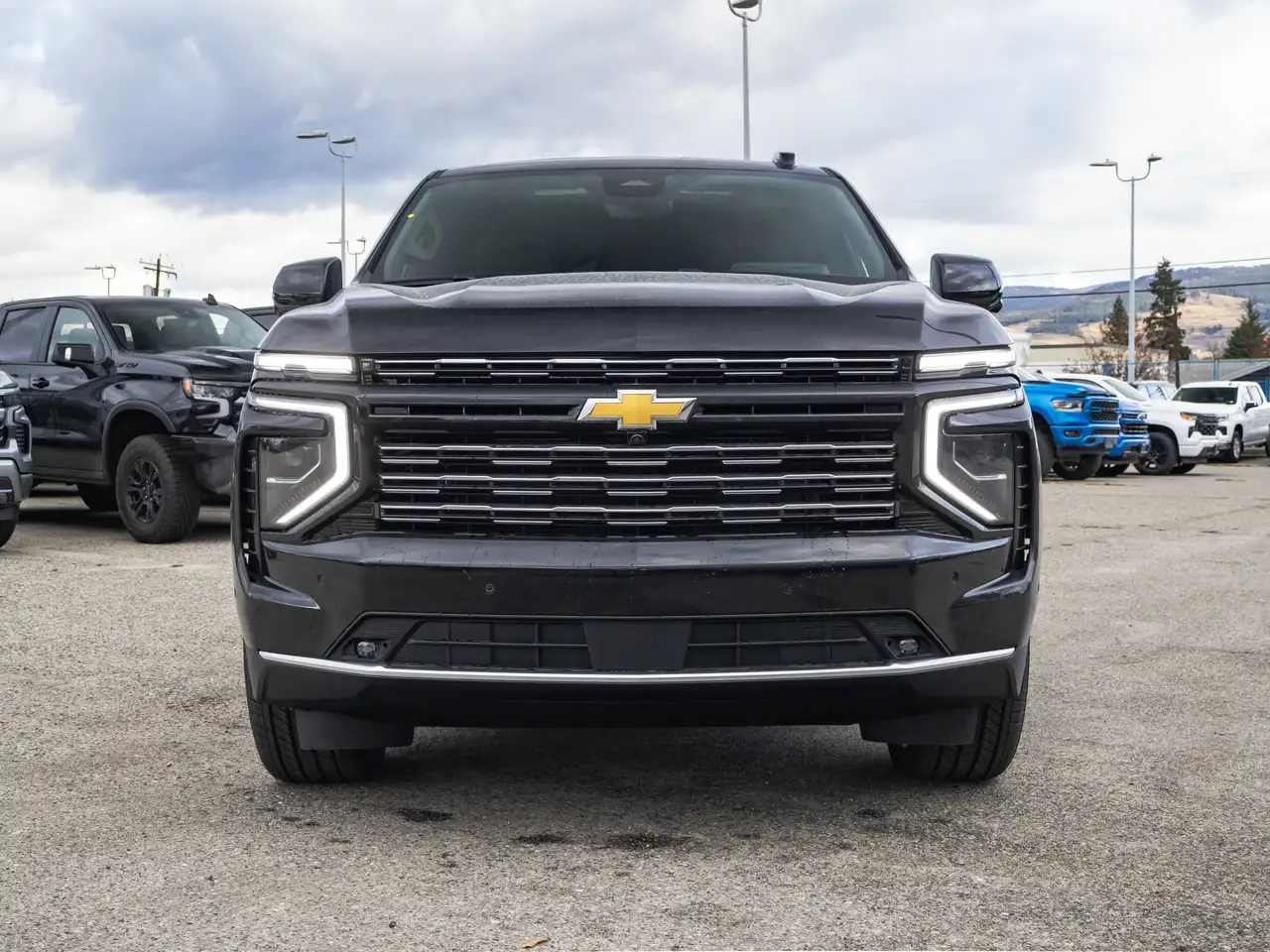 Chevrolet Suburban снимка Chevrolet Suburban