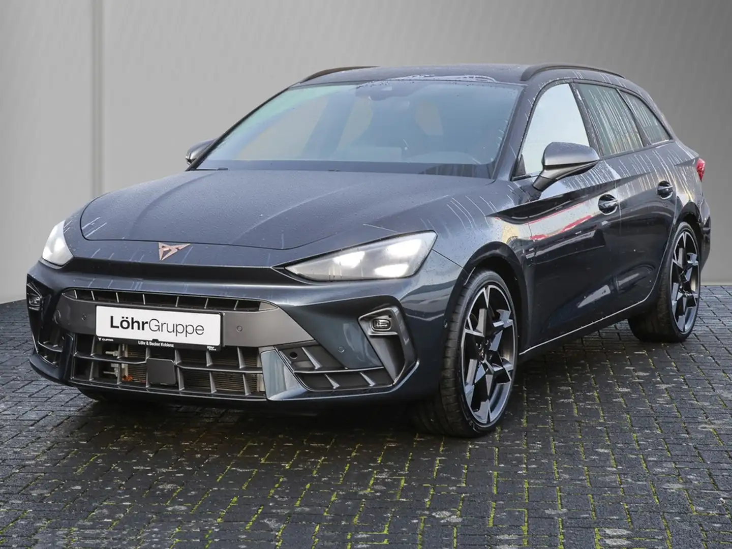 CUPRA Leon ST 1.5 eTSI DSG Navi/Pano/RFK Grau - 2