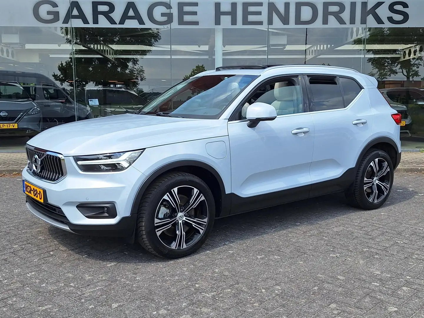 Volvo XC40 1.5 T5 Recharge Inscription | Pano | Light Leder | Silber - 1