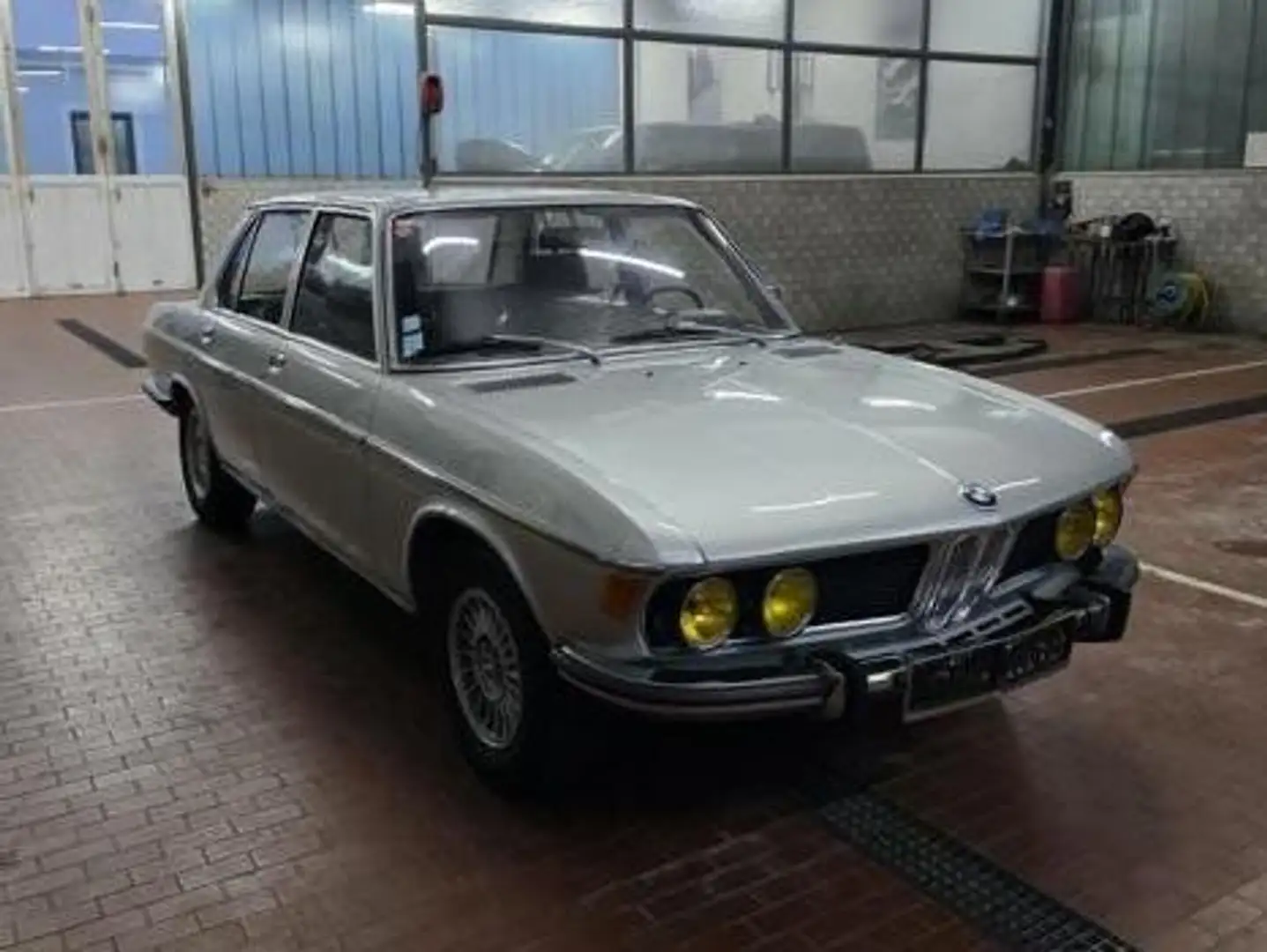 BMW e3 2800 Argent - 2