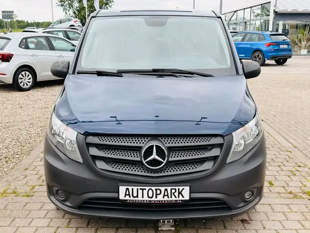 Mercedes-Benz Vito view 2