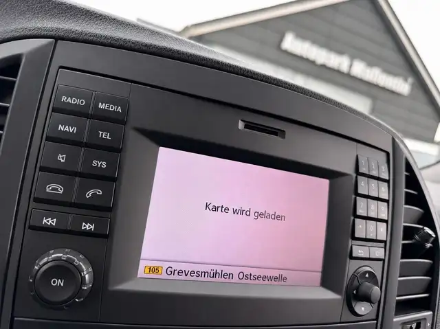 Mercedes-Benz Vito view 11