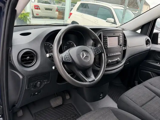 Mercedes-Benz Vito view 9