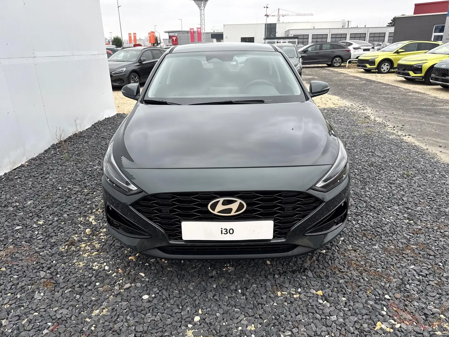 Hyundai i30 STYLE EDITION SHZ NAVI ALU LED RFK PDC 1.5 MPI ... Verde - 2