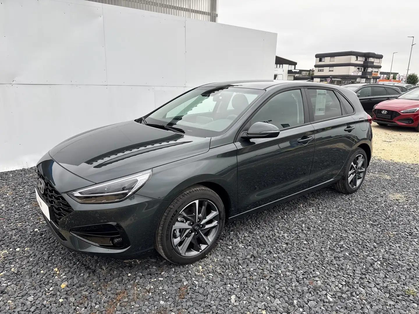 Hyundai i30 STYLE EDITION SHZ NAVI ALU LED RFK PDC 1.5 MPI ... Verde - 1