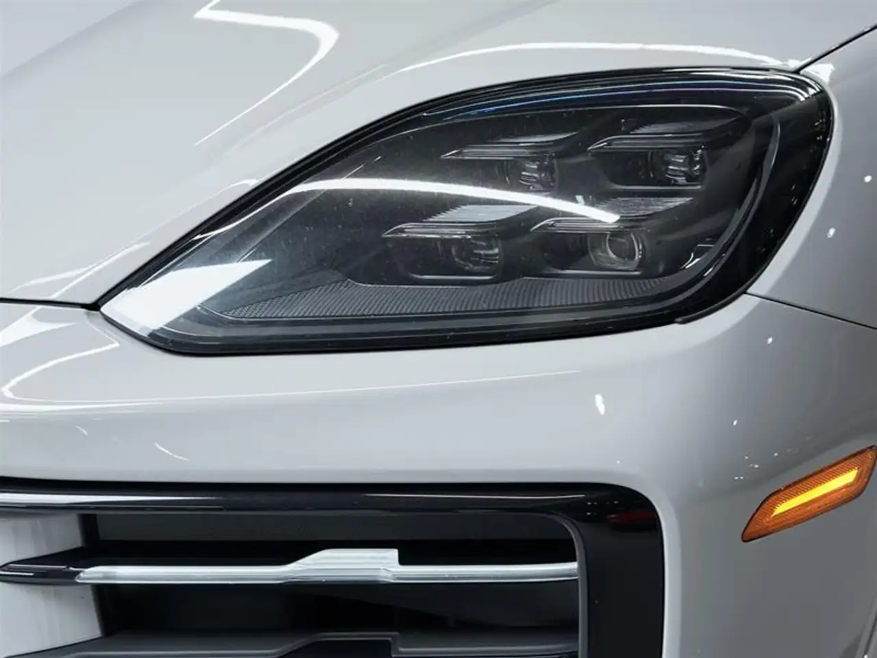 Porsche Cayenne снимка Porsche Cayenne