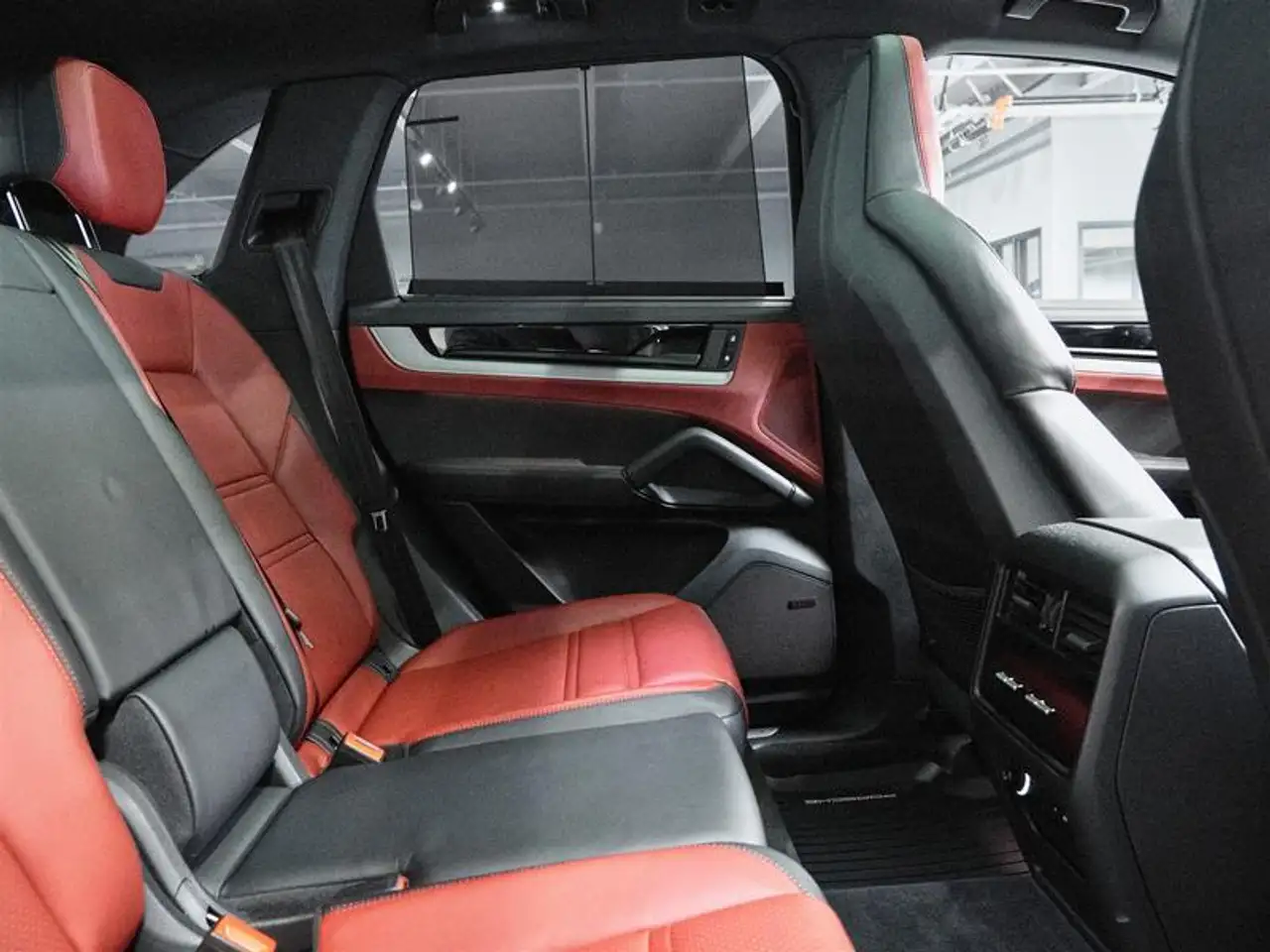Porsche Cayenne снимка Porsche Cayenne