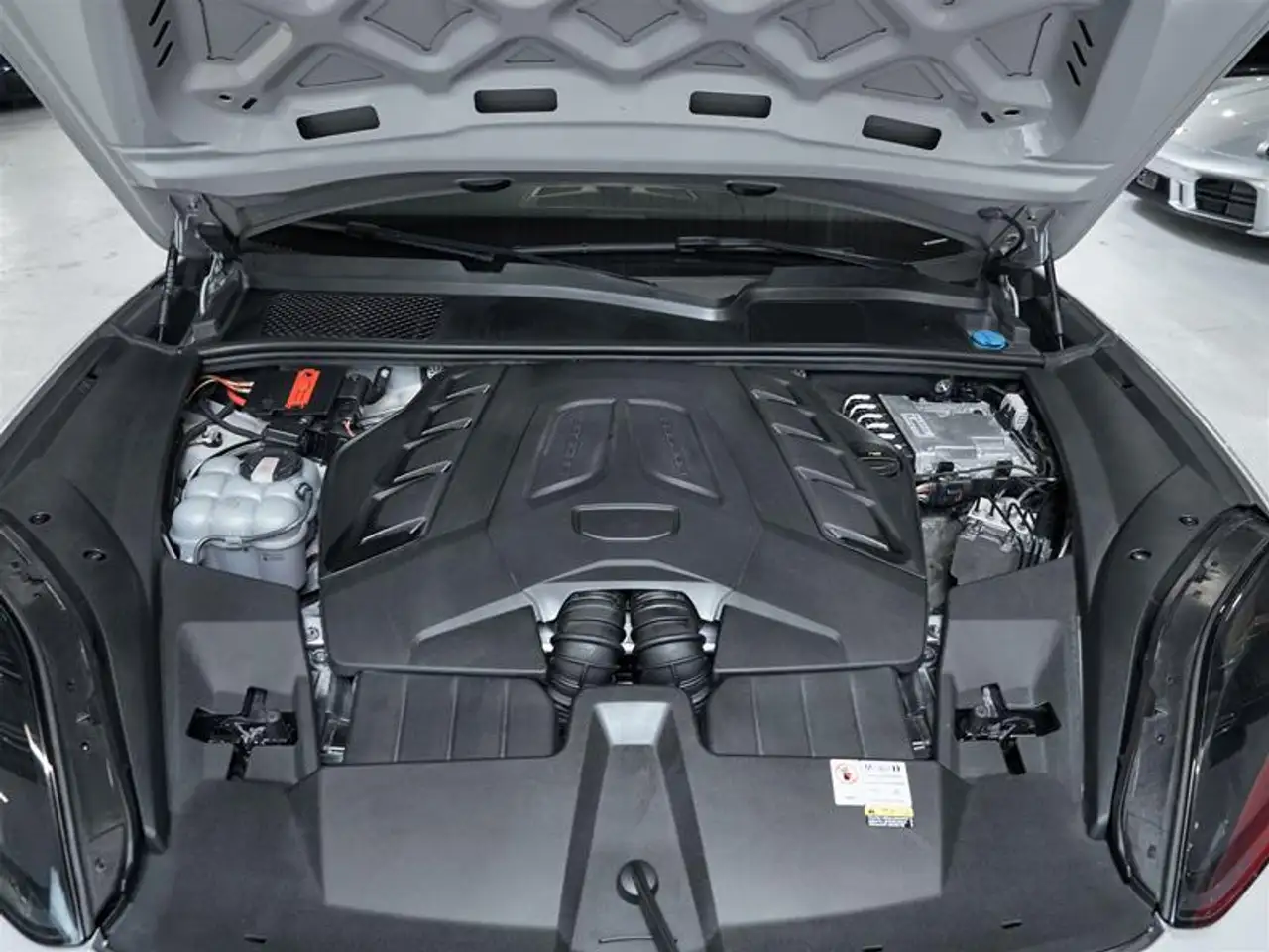 Porsche Cayenne снимка Porsche Cayenne