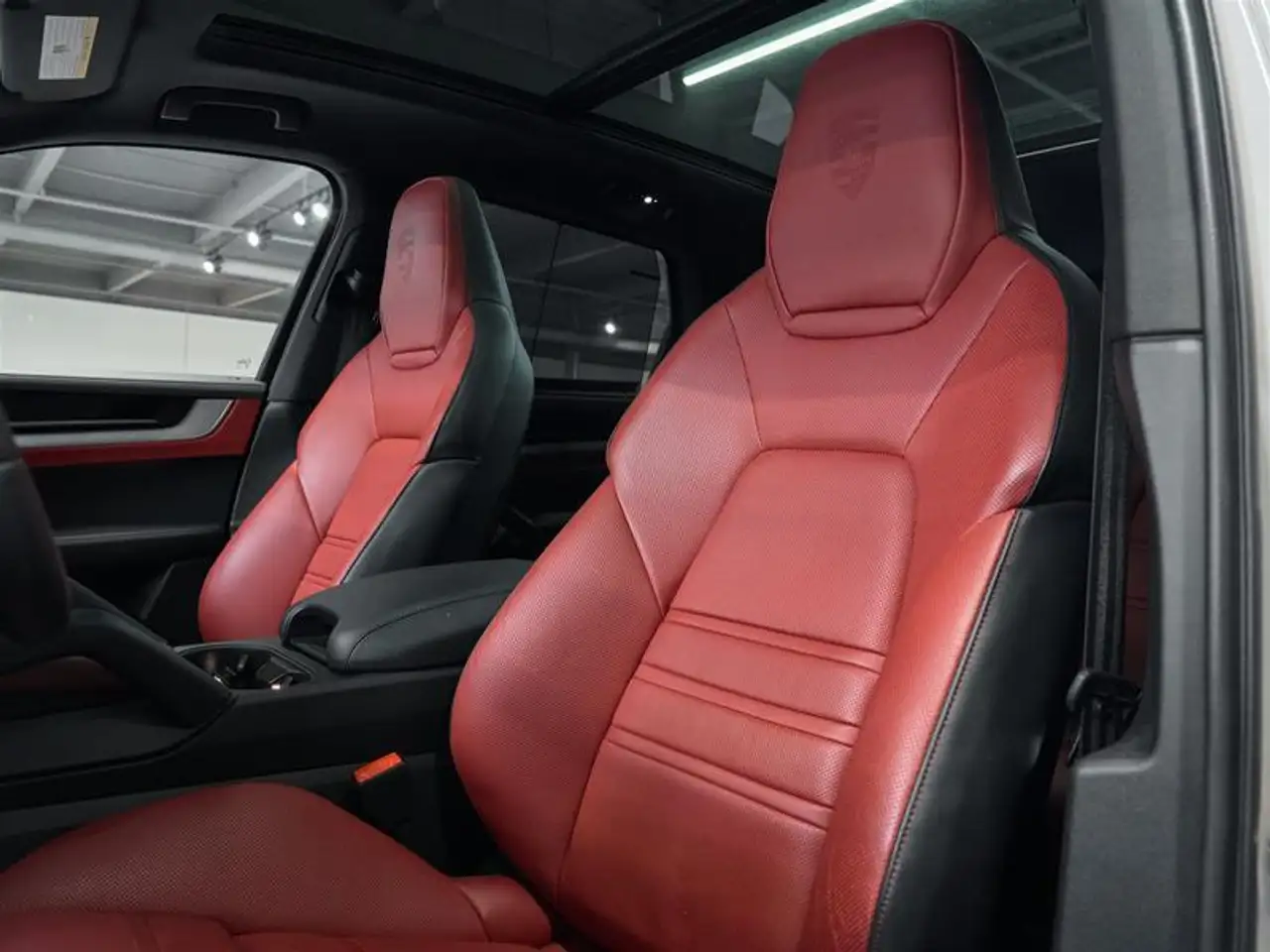 Porsche Cayenne снимка Porsche Cayenne