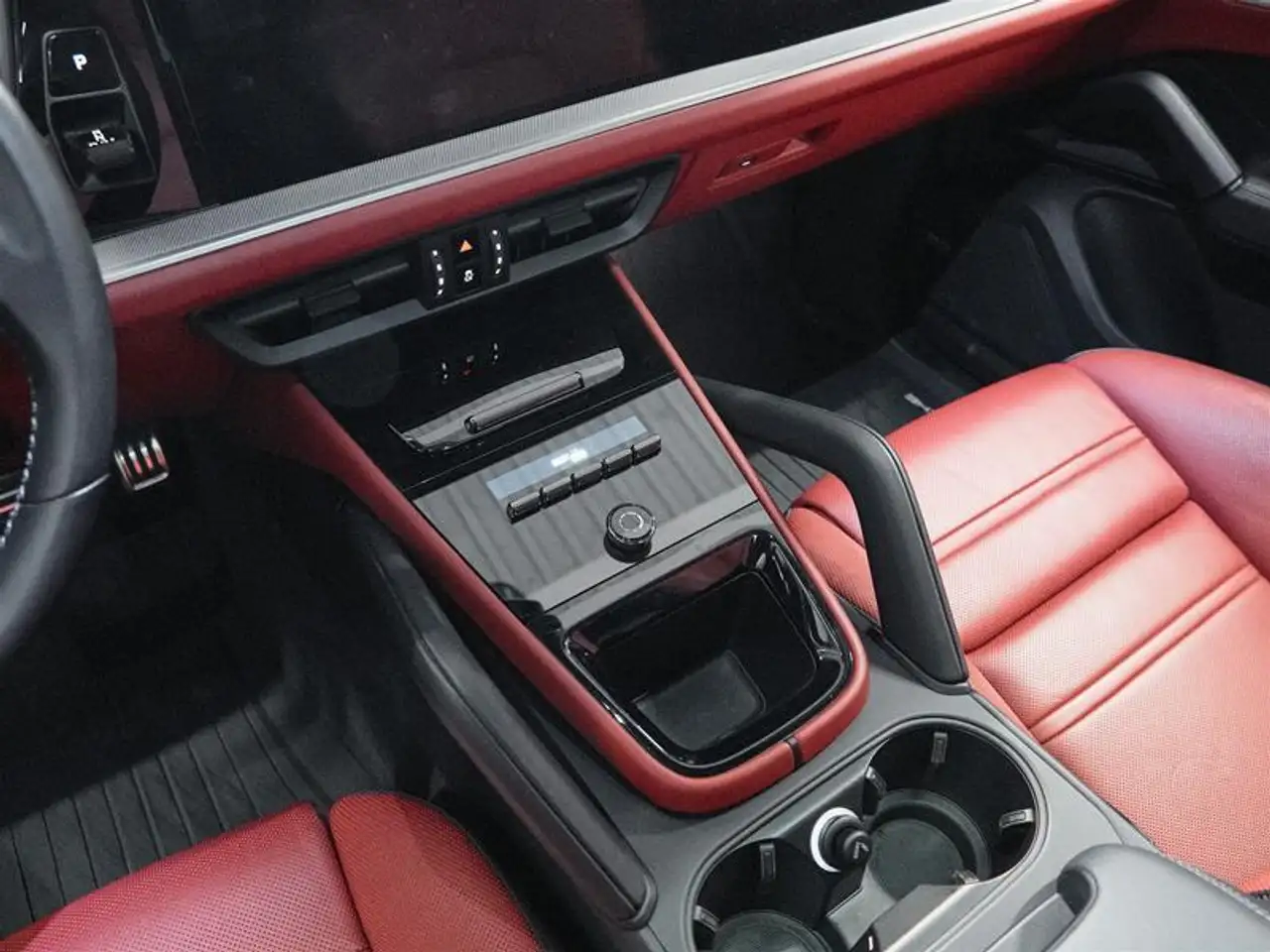 Porsche Cayenne снимка Porsche Cayenne