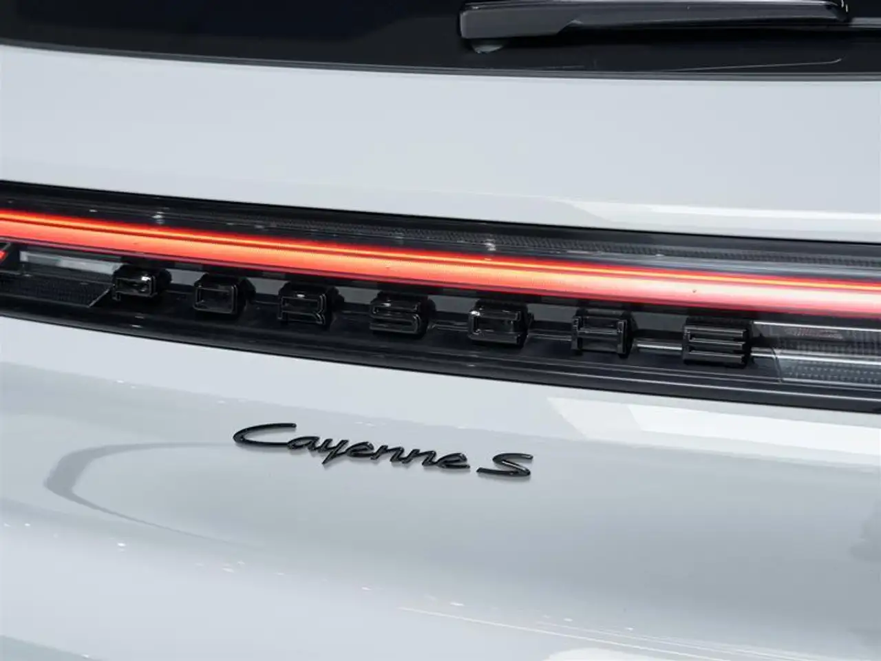 Porsche Cayenne снимка Porsche Cayenne