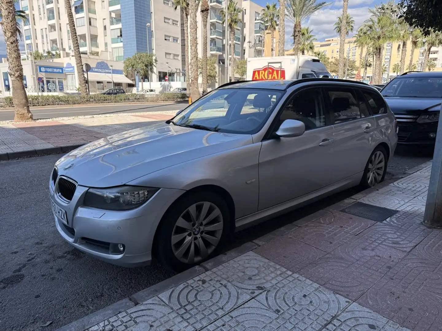 BMW 320 320d Touring Gris - 1