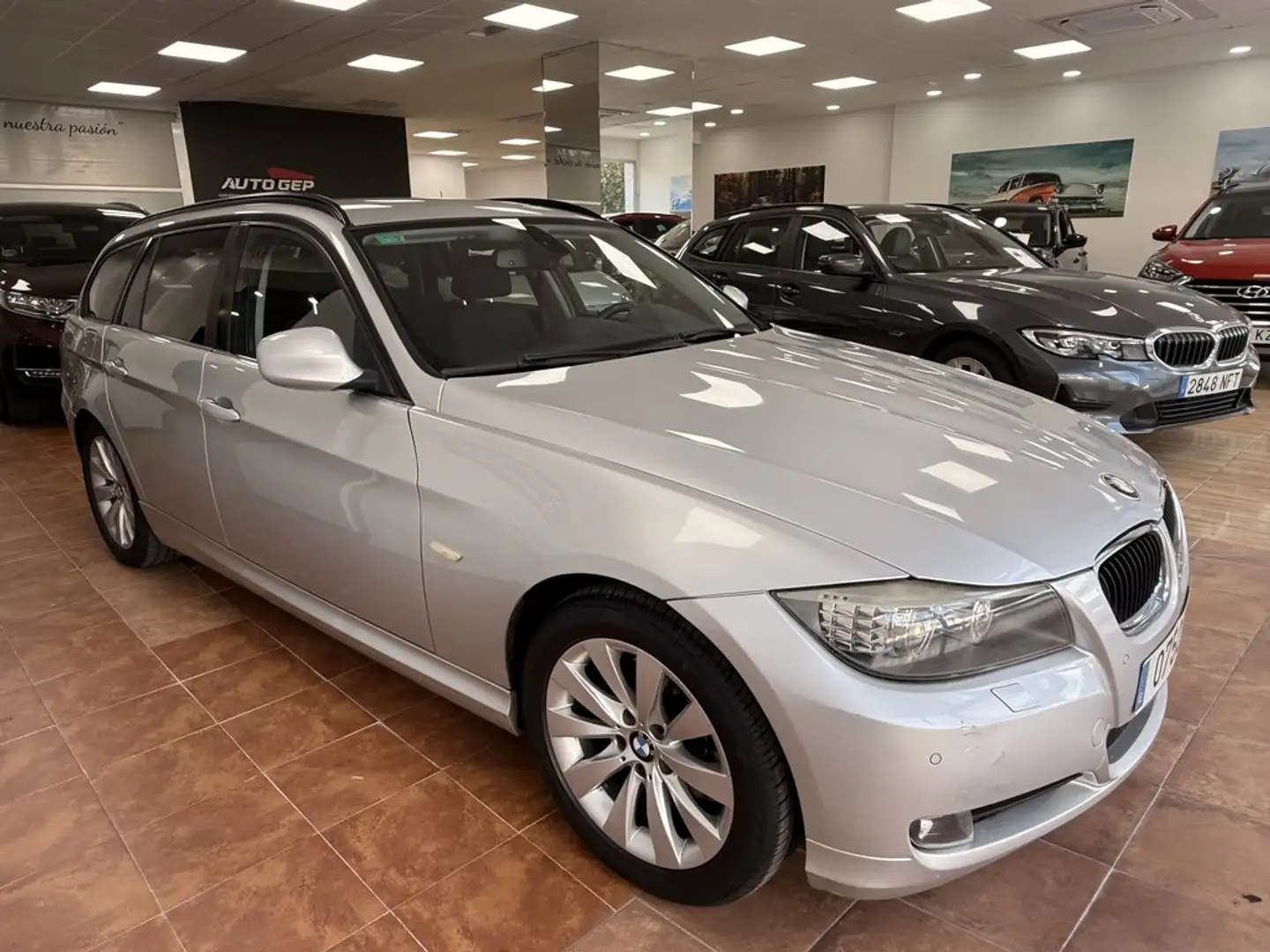 BMW 320 320d Touring Gris - 2