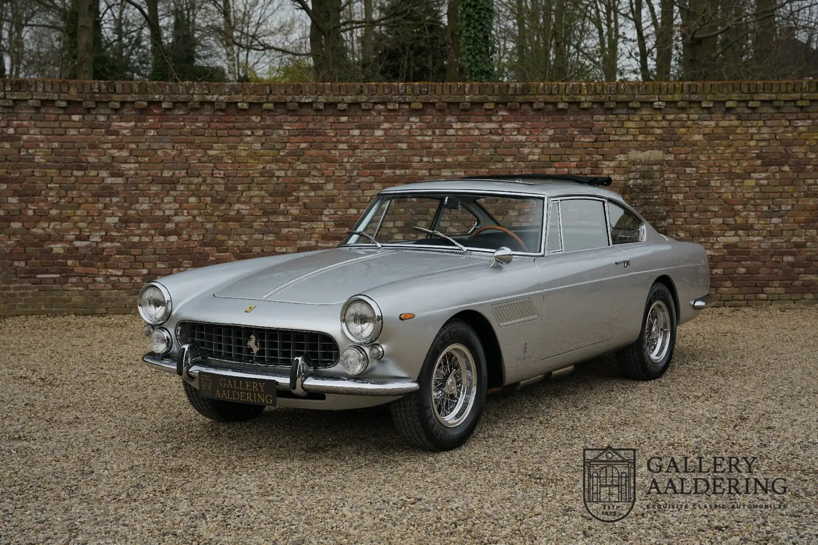 Ferrari 250 GTE Series 3 Matching numbers engine, Extensive me Argintiu - 1