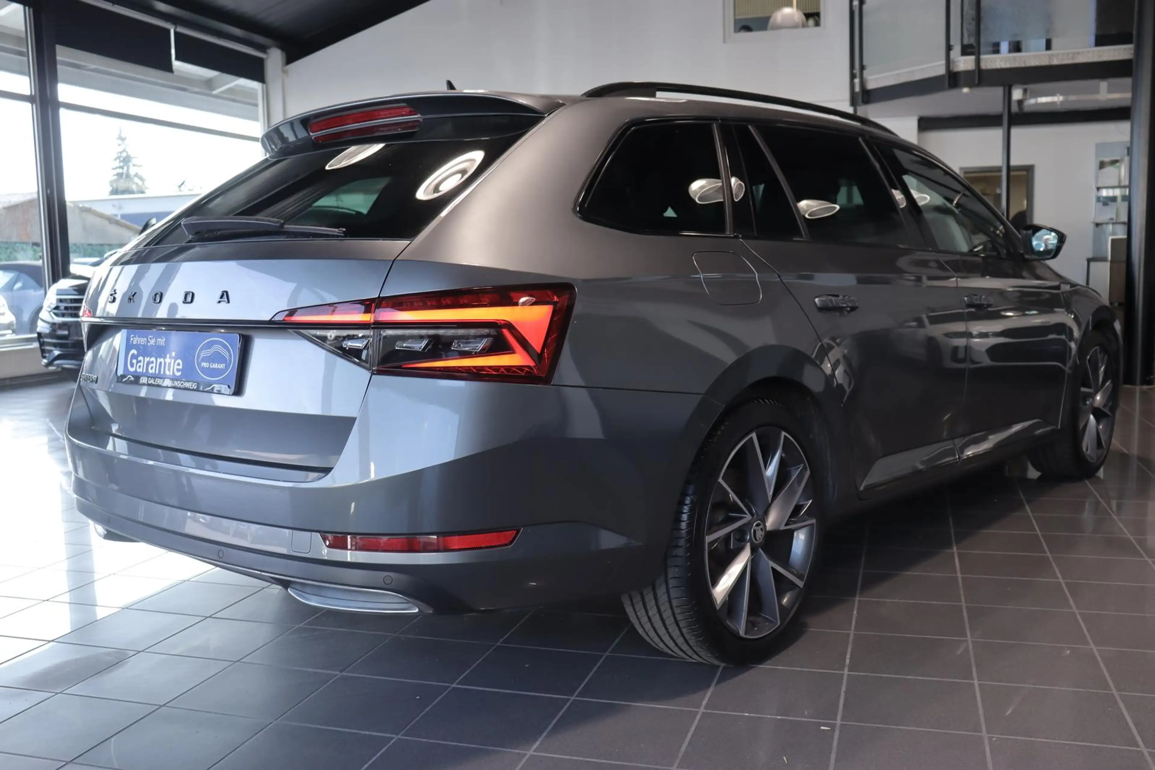 Skoda Superb 2.0 TDI Sportline Android*ACC*SHZ* — photo 3