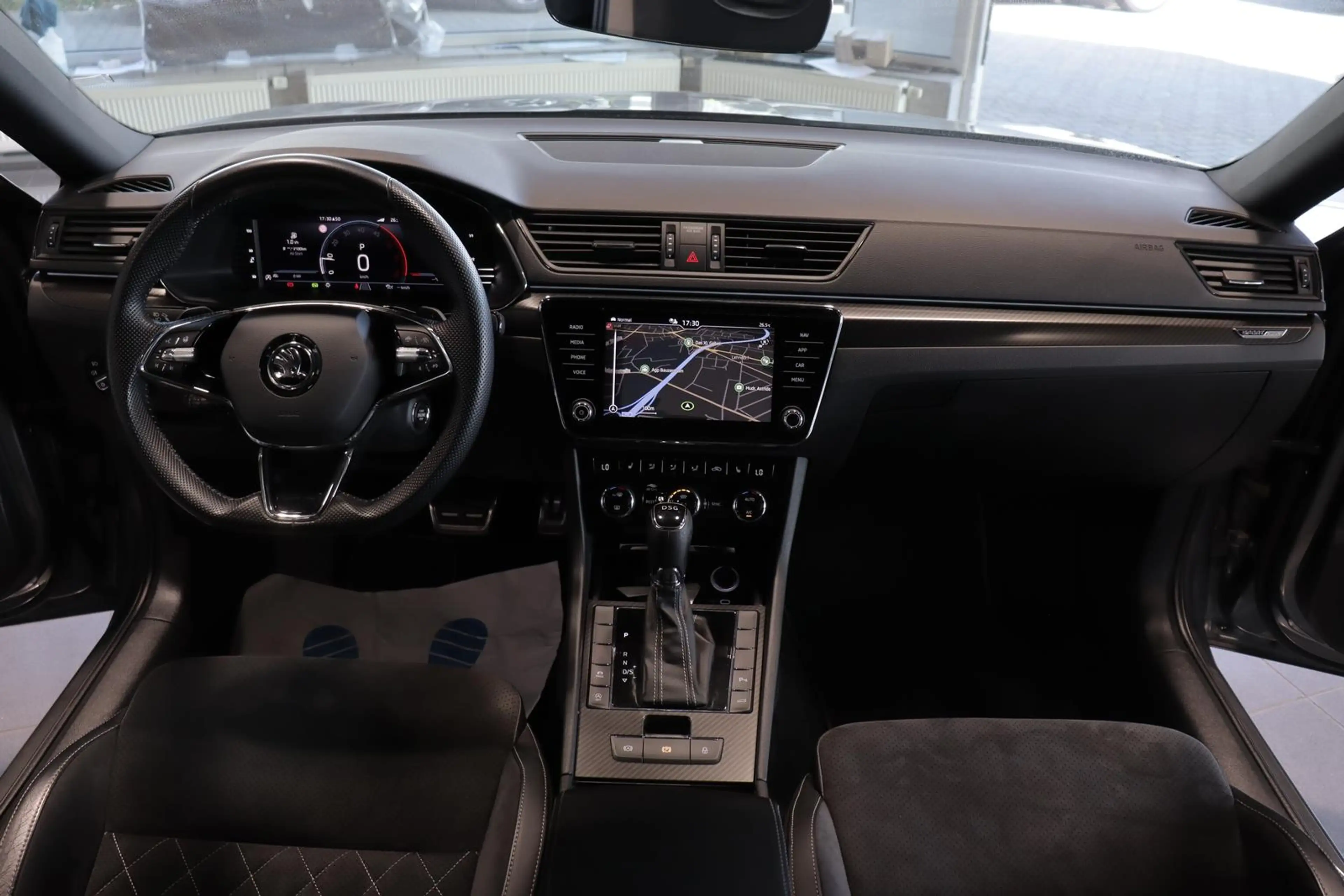 Skoda Superb 2.0 TDI Sportline Android*ACC*SHZ* — photo 11