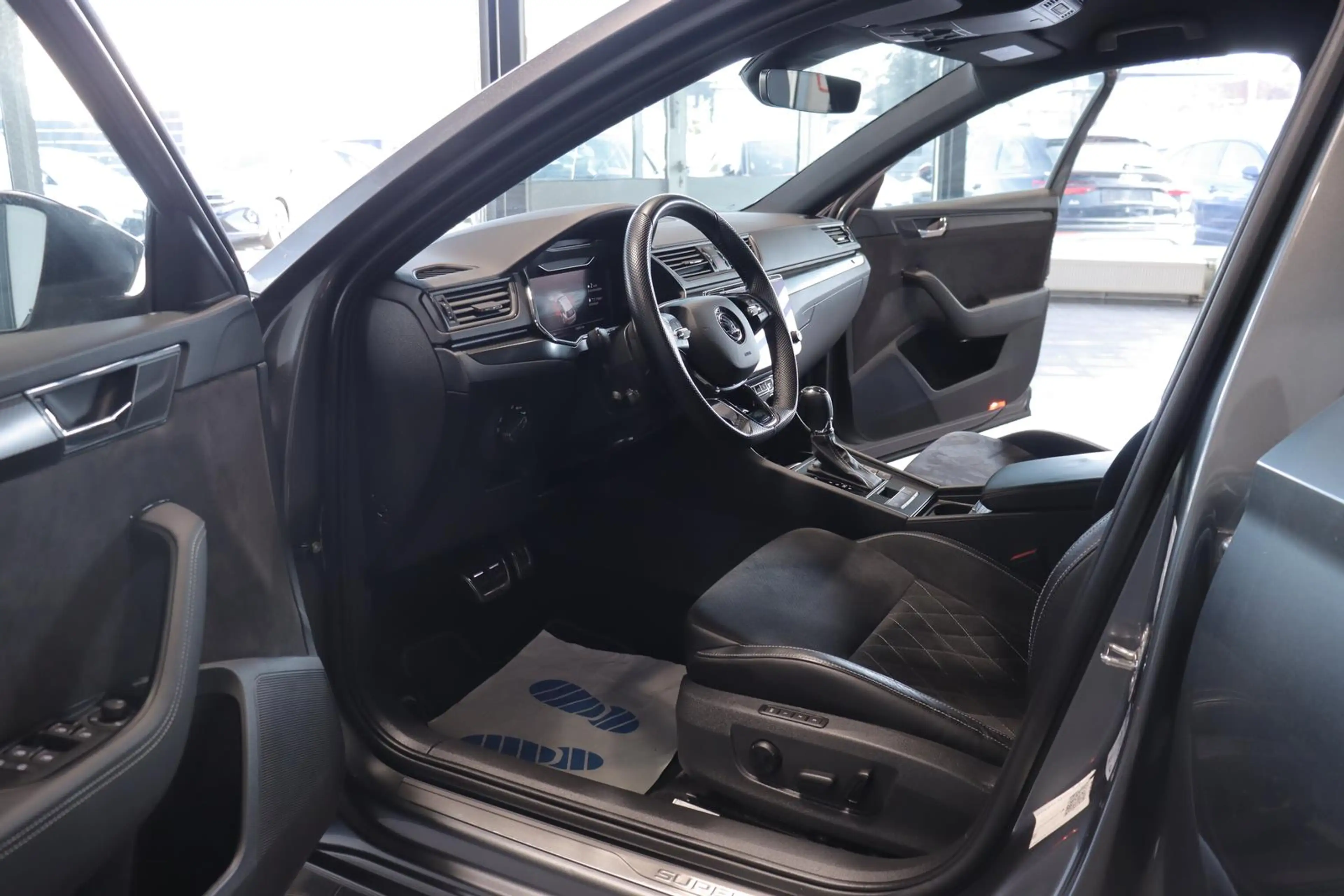 Skoda Superb 2.0 TDI Sportline Android*ACC*SHZ* — photo 9
