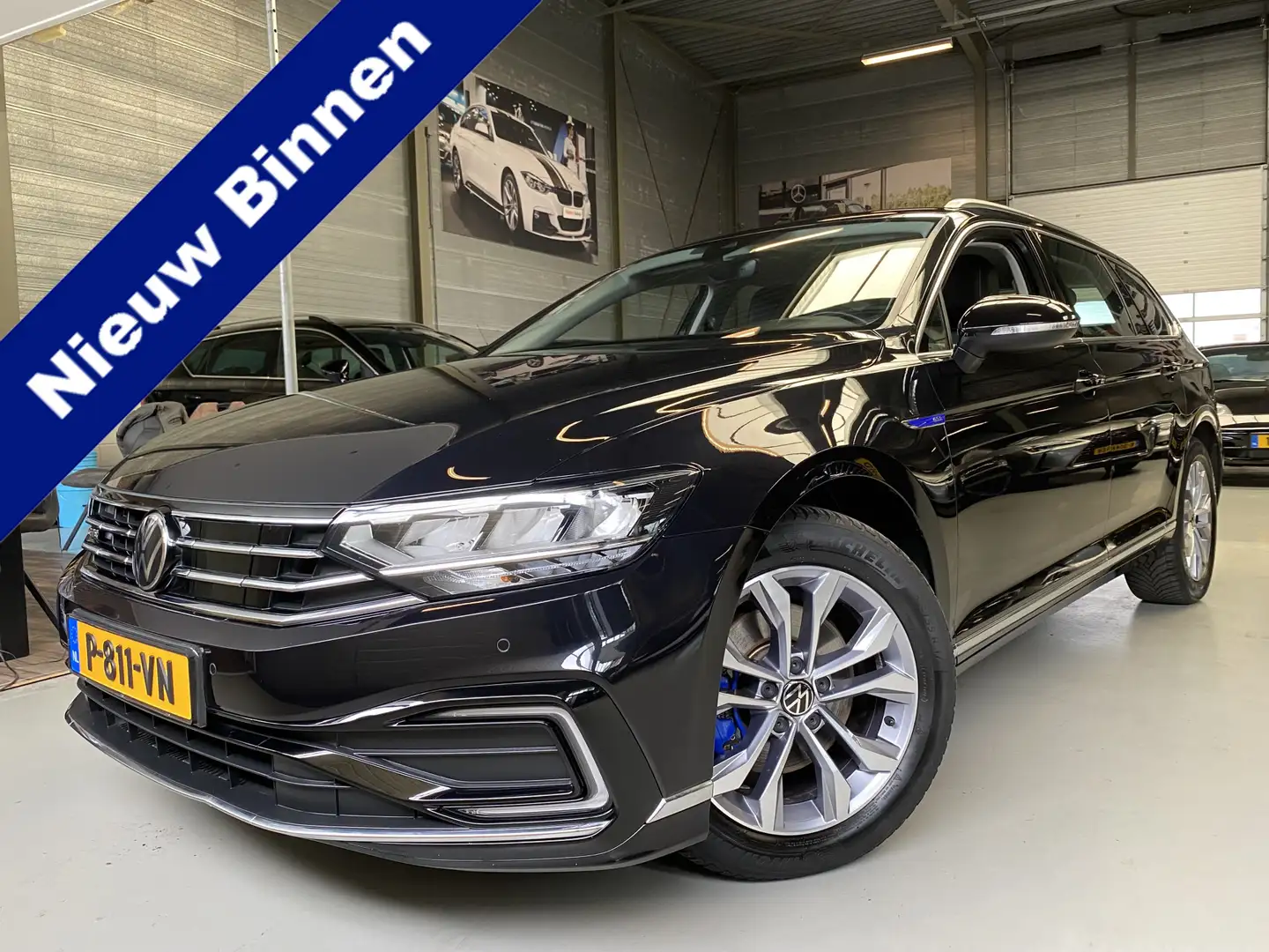Volkswagen Passat Variant 1.4 TSI PHEV GTE Business Camera, Navi, PDC Zwart - 1