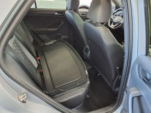 Volkswagen T-Roc view 6