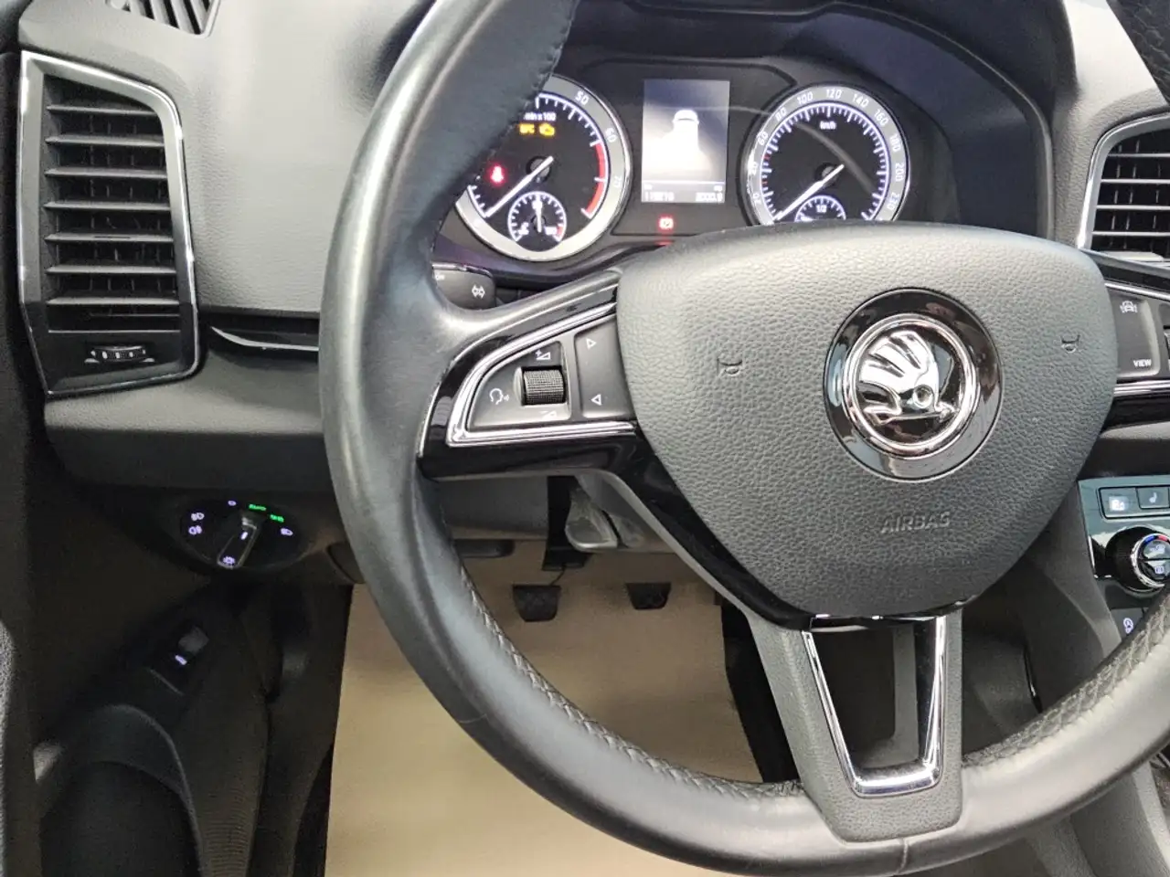 Skoda Karoq Style Leder,Pano-Dach,AHK,Sitzheizung,PDC, миниатюра 19