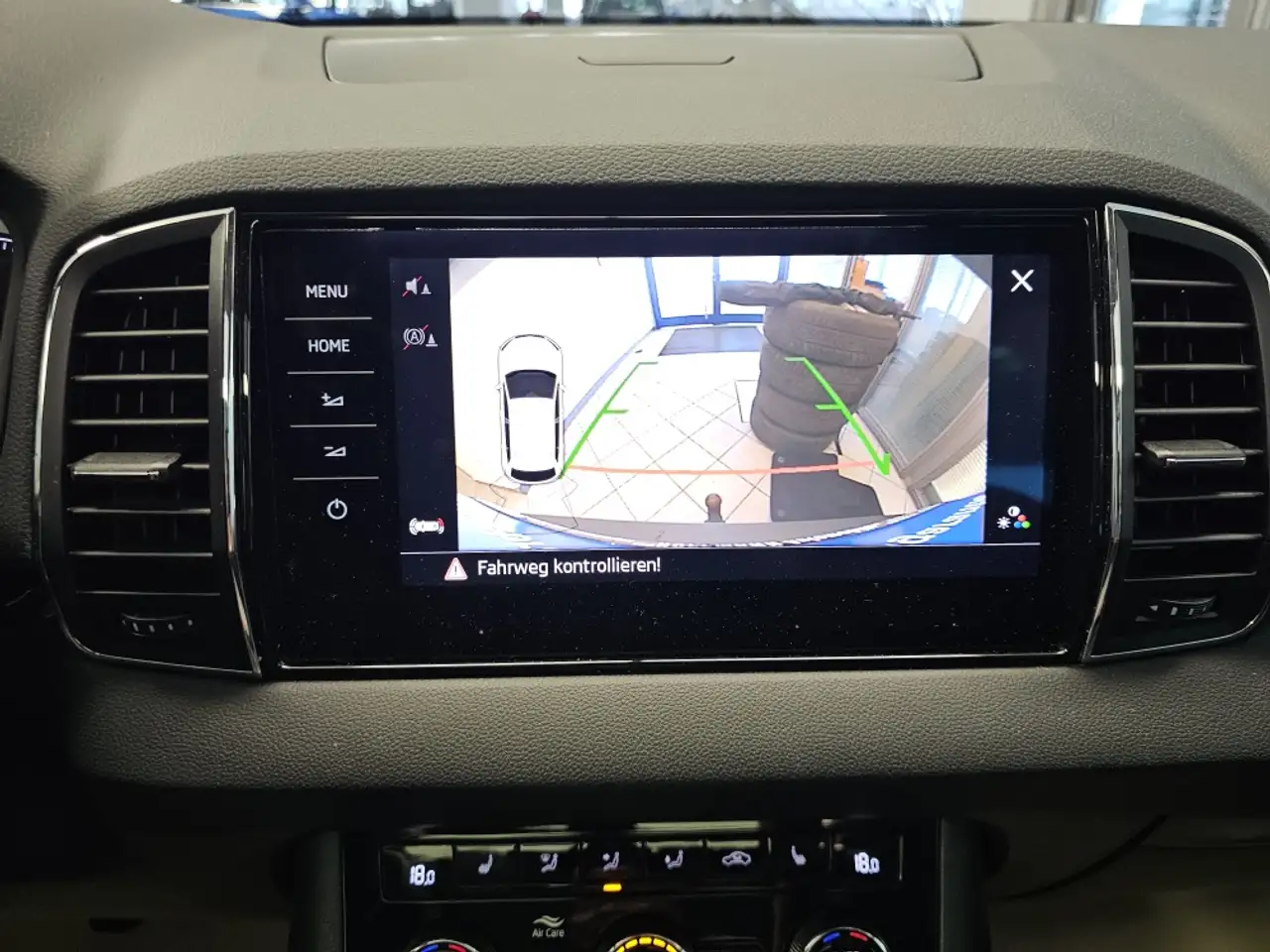 Skoda Karoq Style Leder,Pano-Dach,AHK,Sitzheizung,PDC, миниатюра 17