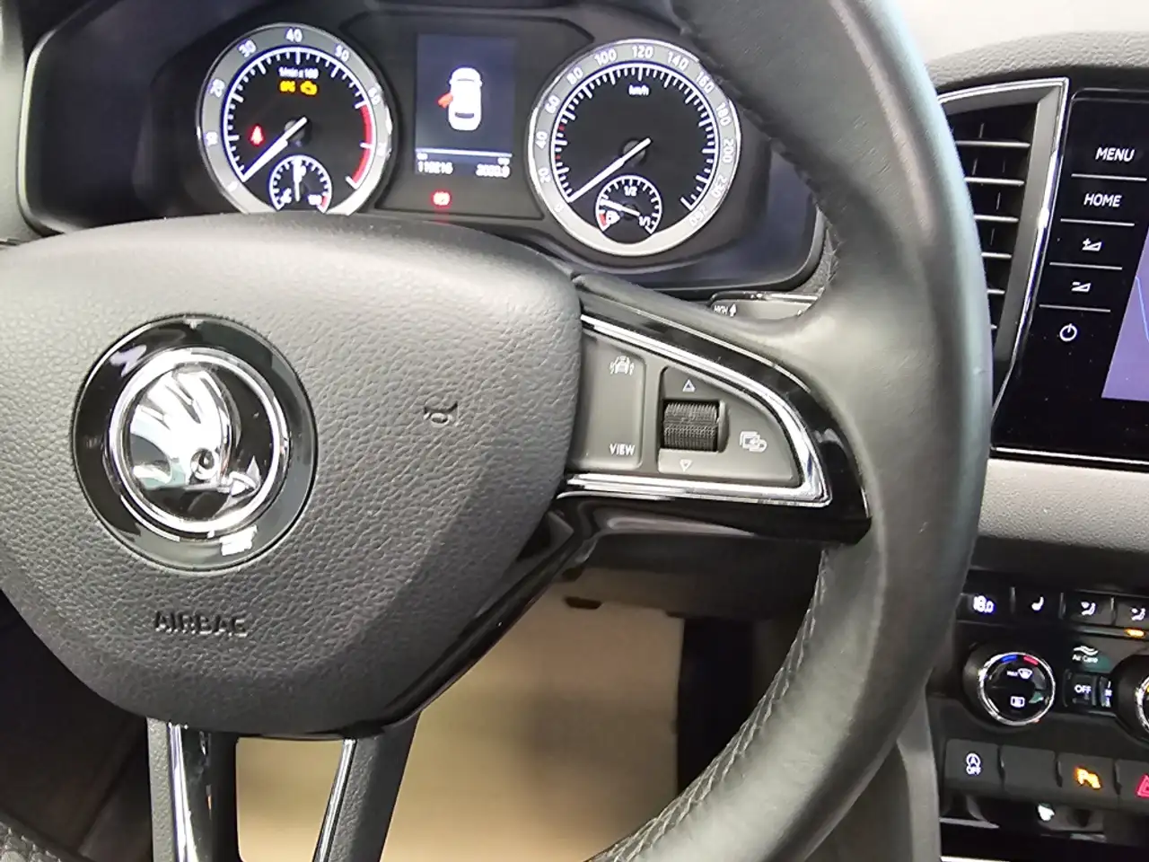 Skoda Karoq Style Leder,Pano-Dach,AHK,Sitzheizung,PDC, миниатюра 18